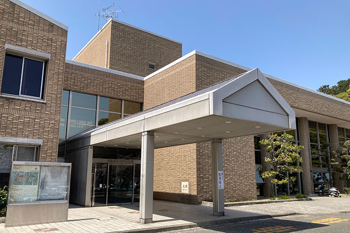 福津市中央公民館の外観写真