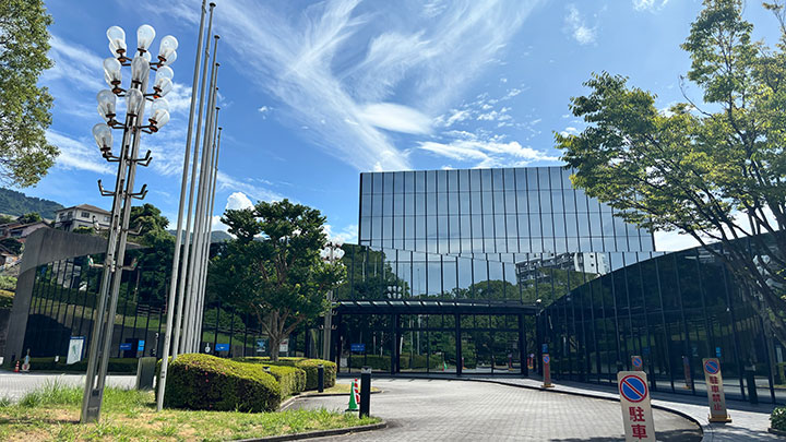 北九州市立響ホールの外観写真